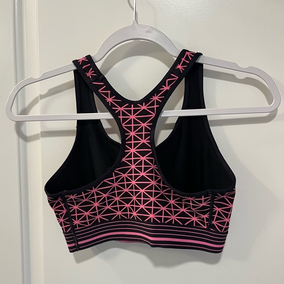 Like new!! Under Armour sports bra - Picture 2 of 2